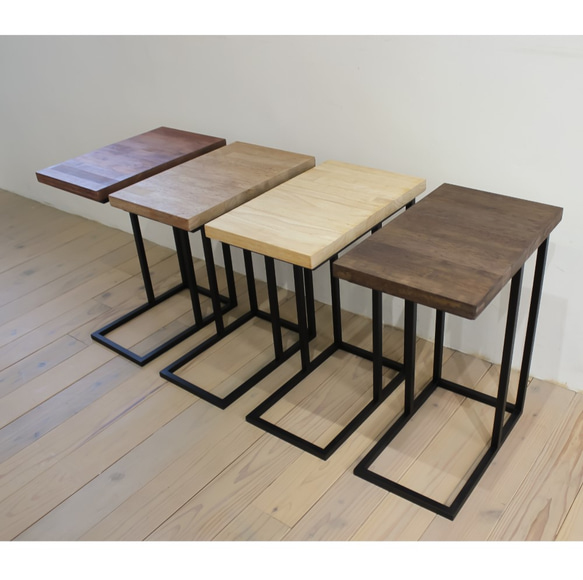 ◆Smart掲載◆無垢とアイアンのサイドテーブル　ソファにすっぽり嵌まる　観葉植物や小物置き台として キャンプ　リビング 4枚目の画像