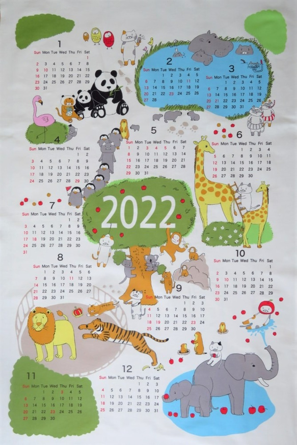 【完売いたしました】布カレンダー2022年＠ゆかいなアニマル大集合　猫　パンダ　コアラ　ペンギン　ライオン 1枚目の画像