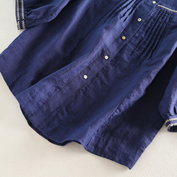 リネン100％　刺繍裾　大人可愛いシャツ　7分袖　紺色　 3枚目の画像