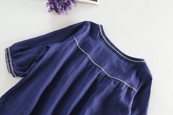 リネン100％　刺繍裾　大人可愛いシャツ　7分袖　紺色　 5枚目の画像