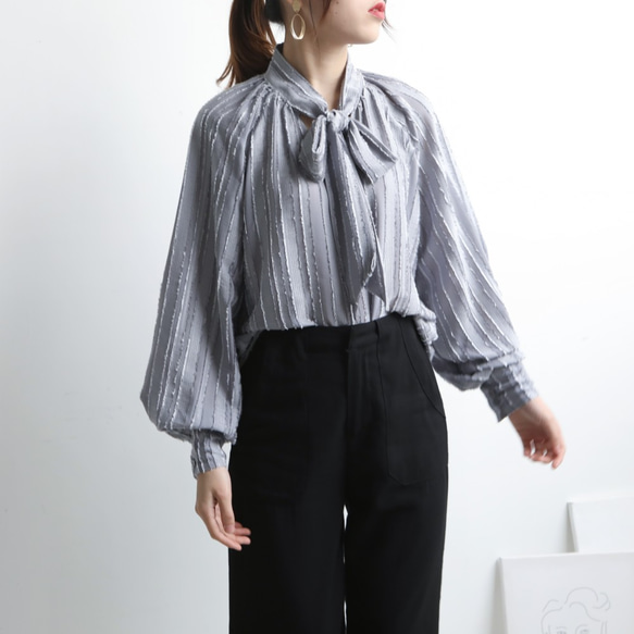 春の人気アイテム リボンタイブラウス ストライプ 通勤にも ライト