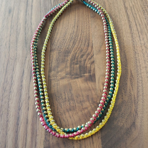 メタルビーズとマクラメのシンプルネックレス ラスタカラー ネックレス