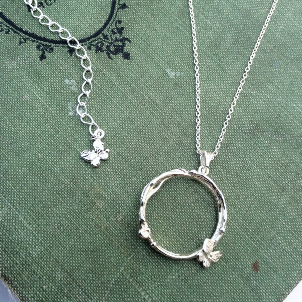 泉のほとり　ネックレス　SV