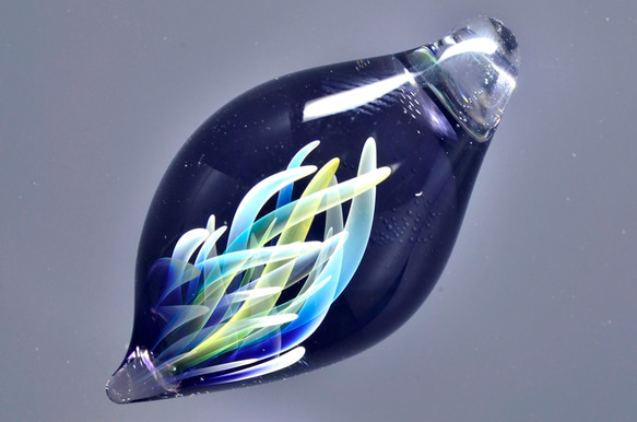耐熱ガラスのペンダントトップ 2枚目の画像