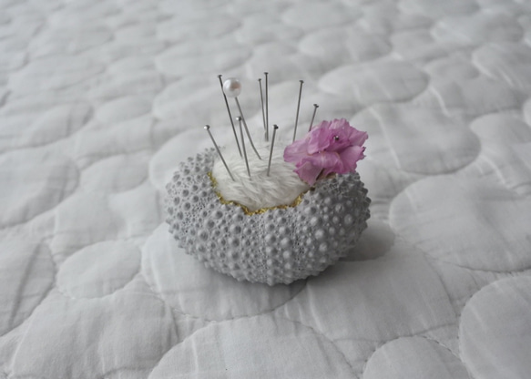 ウニ ピンクッション 針山 L 夜明けの色 sea urchin pincushion 3枚目の画像