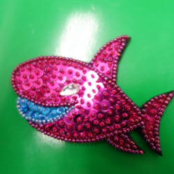 サメ　スパンコール刺繍　ステッカー 3枚目の画像