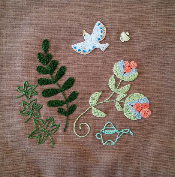 ♪手刺繍♪リネンキャンバスミニトートバッグ（small garden） 2枚目の画像