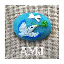 オーバル刺繍ブローチ blue bird （コーデュロイ） 1枚目の画像