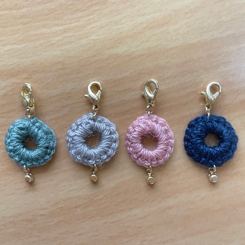 マスクチャーム２個セット⭐️⭐️ハンドメイド ニットリング＊マスクチャーム《ストーン》【2個セット】 その他