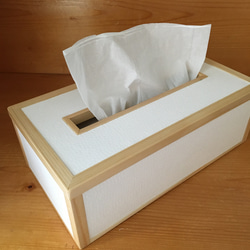 送料込み！木製ティッシュボックス 白(水玉柄） 2枚目の画像