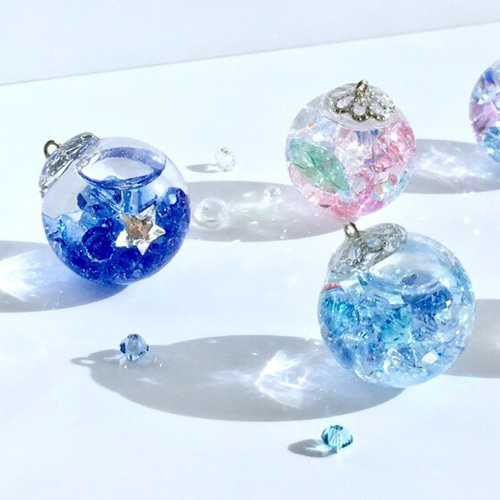 snowさま❤️スワロフスキー　チャーム 海の煌めき＊スノードームのネックレス 《スワロフスキー