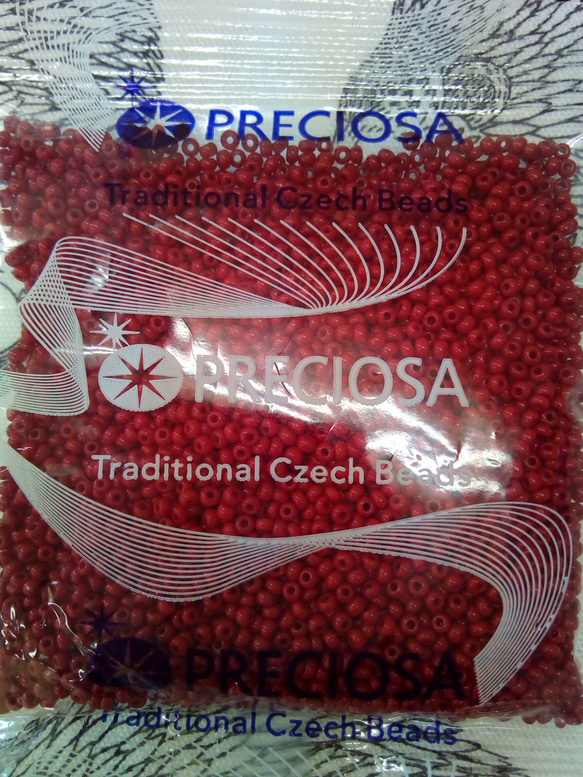 チェコの丸小ビーズ　オパック　明るめ赤サンゴ 1枚目の画像