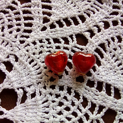 チェコの手作りビーズ　ぷっくりミニハート　2個セット 1枚目の画像