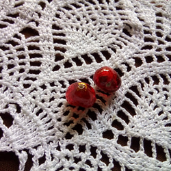 チェコの手作りビーズ　ぷっくりミニハート　2個セット 2枚目の画像