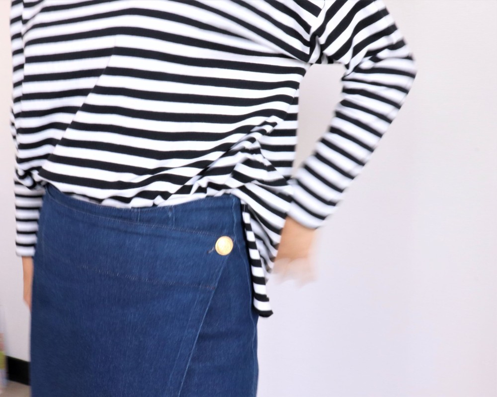 大人シルエットのデニムラップスカート