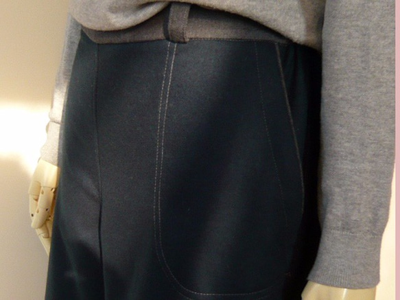 【ご予約品】上質ウールのミドル丈パンツ　 5枚目の画像