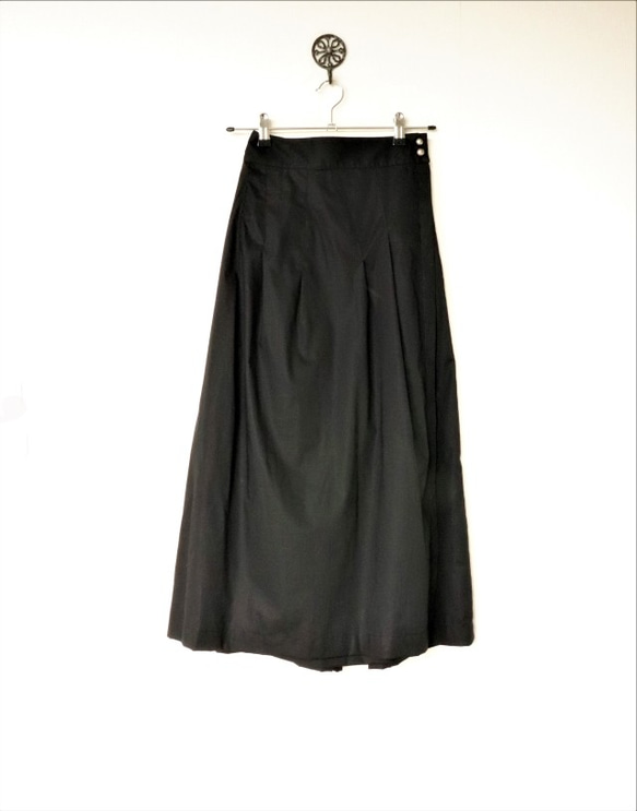 ブラックコットンのラップスカート 8枚目の画像