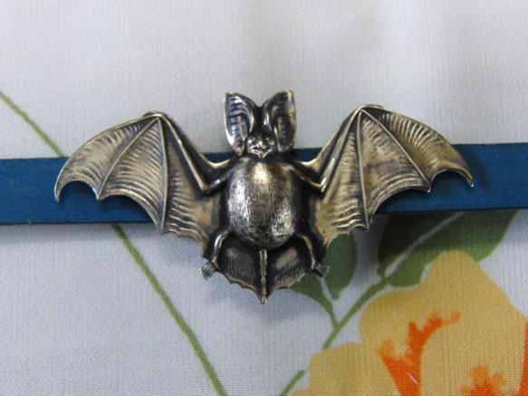 真鍮ブラス製　蝙蝠(こうもり)大型帯留め　着物や浴衣の帯締め飾り・ブレスレット飾りに 1枚目の画像
