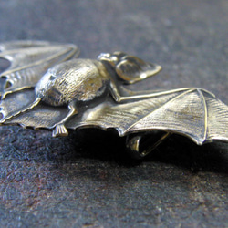 真鍮ブラス製　蝙蝠(こうもり)大型帯留め　着物や浴衣の帯締め飾り・ブレスレット飾りに 5枚目の画像