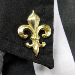真鍮製 フレア,ユリ紋章デザインピンズブローチ　結婚式・シャツジャケットやハットの飾りに 3枚目の画像