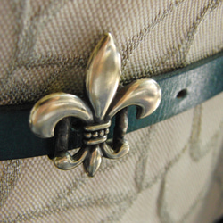 真鍮ブラス製 ユリの紋章・フレア型型帯留め　帯締めの飾り・ブレスやチョーカー飾りに 1枚目の画像