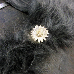 真鍮ブラス製 向日葵(ひまわり)デザインヘアゴムコンチョ 髪留め・バッグボタン飾り・ペットの首輪飾りにも 4枚目の画像