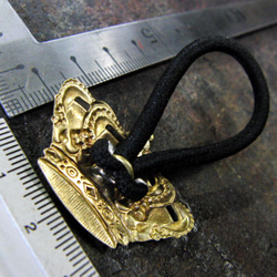 真鍮ブラス製 王冠/クラウンデザインヘアゴムコンチョ 髪留め・バッグ飾り・ペットの首輪飾りにも 2枚目の画像
