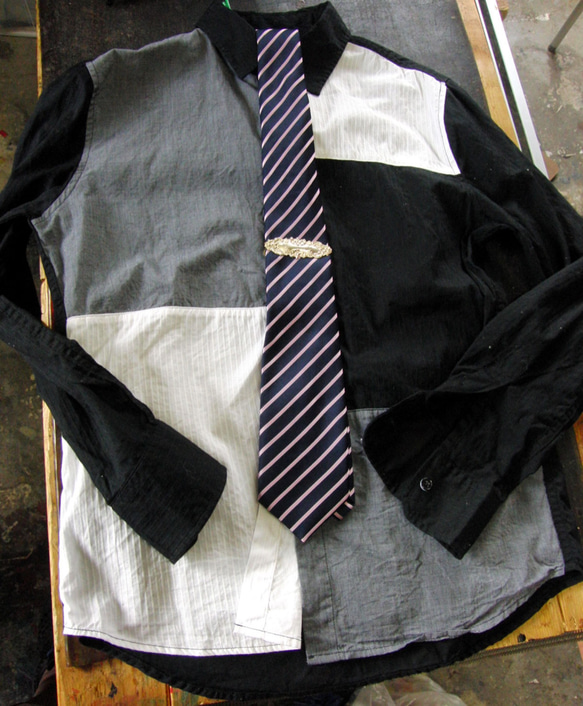真鍮ブラス製　レトロゴシックデザインネクタイピン(タイバー)1個　ネクタイ・ポケットの飾りに 4枚目の画像
