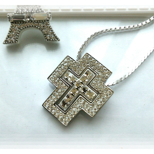 JGAオリジナル～スワロフスキー～ダブルクロスペンダント グルーデコ