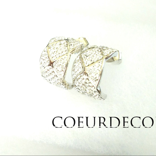 キラキラ輝くグルーデコ® ココ.クラッシュ風ピアス ピアス