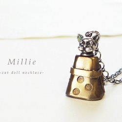 猫のドールネックレス【Millie】/ノスタルジック水玉ドレス 1枚目の画像