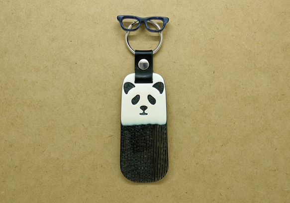 玻璃材料製成的鞋拔子[熊貓]白色/灰色條紋2層層壓板◆帶有便於攜帶的鑰匙圈◆來自眼鏡生產中心福井 第3張的照片