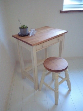 ミニデスク、ツートン