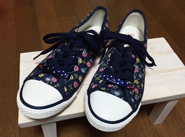 ドットとハートがキュート☆靴ひも飾り2個☆ネイビー☆スワロフスキー デコ☆シューピアス