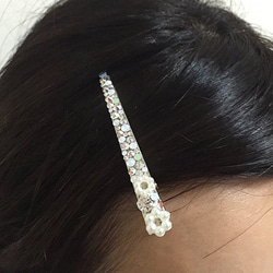 ★SALE中★華やかなホワイトゴージャス☆ミニヘアクリップ☆スワロフスキー デコ スワロ 3枚目の画像