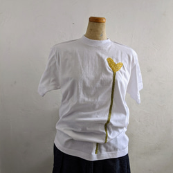 桃染め•お花模様のTシャツとポシェット 3枚目の画像