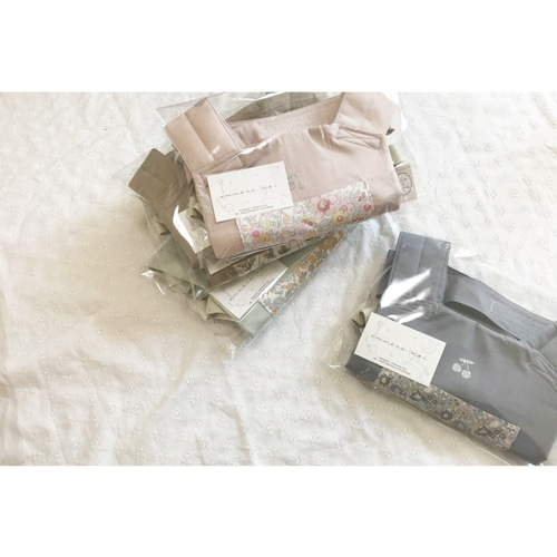 ドールキャリア　オーダーページ　リバティ 受注制作】ドールキャリア 人形用抱っこ紐 3歳〜6歳サイズ ポケット