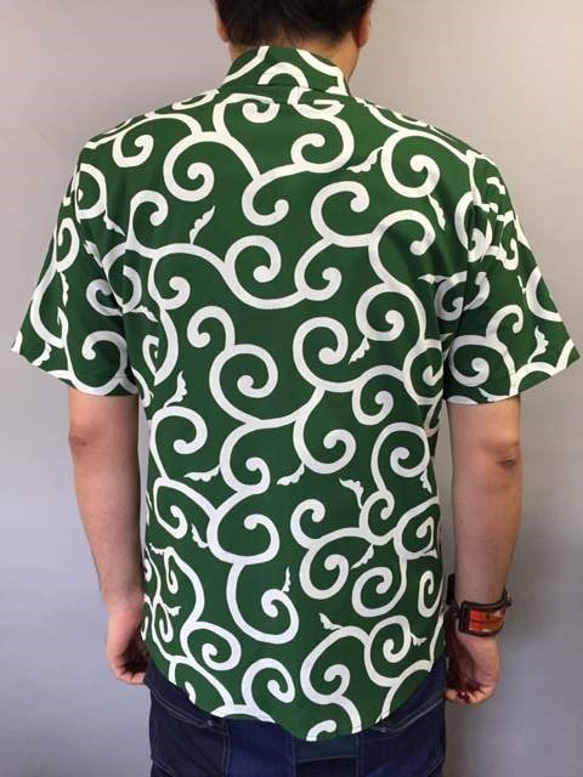 お客様注文分　半袖和柄シャツ（大唐草模様）緑 3枚目の画像