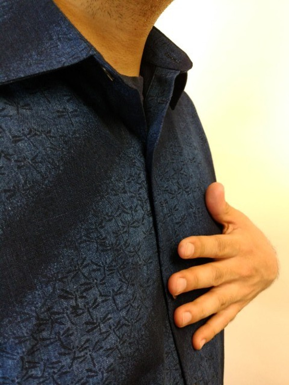 吉兆藍木綿半袖和柄シャツ（斜ぼかし蜻蛉模様） 4枚目の画像