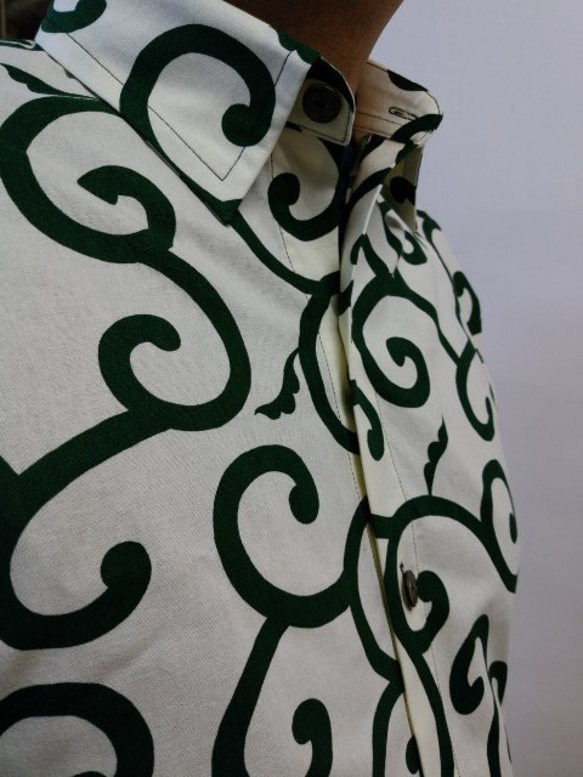 長袖和柄シャツ（大唐草模様）生成り×緑 4枚目の画像