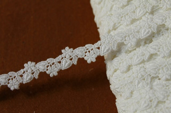 1ｍ！幅1.4cmハートと小花柄綿ケミカルレース　オフホワイト　[2551-t] 3枚目の画像