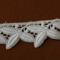 １０枚！幅4.3ｃｍ綺麗な葉っぱの綿ケミカルレース　オフホワイト[1221] 1枚目の画像