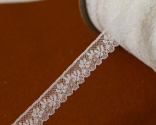 1m！幅1.5cm小花柄フランス製リバーレース ホワイト （8051） レース