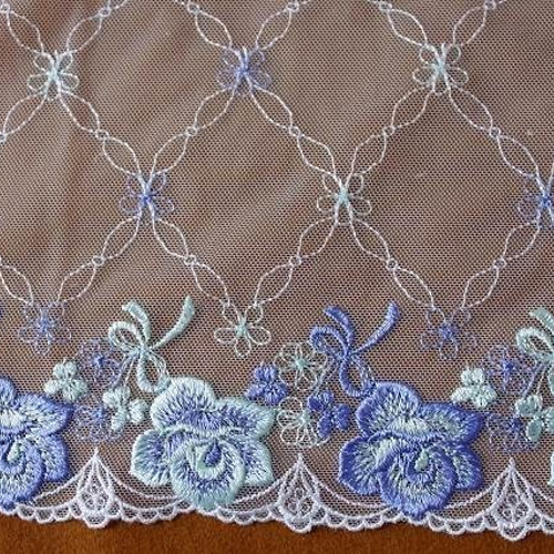 お値下げ‼️薔薇のチュールレース柄の卓上ランプ 1m！幅23.2cm美しい薔薇柄柄チュールレース ブルー[40624 青] レース