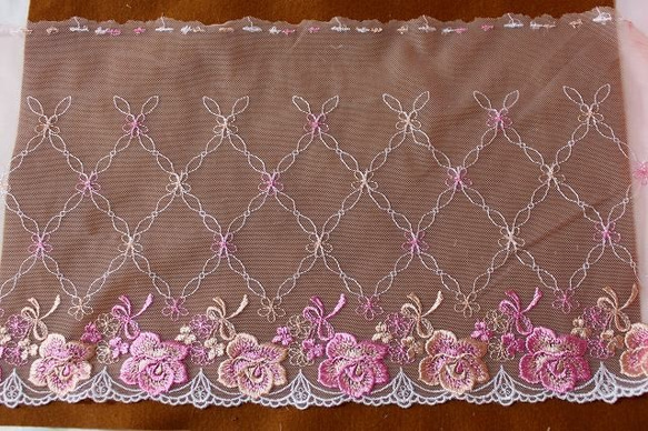 ヴィンテージフランス アランソンレース 淡ピンク 様々なチュール 薔薇のドイリー ヴィンテージフランス アランソンレース 淡ピンク 様々な