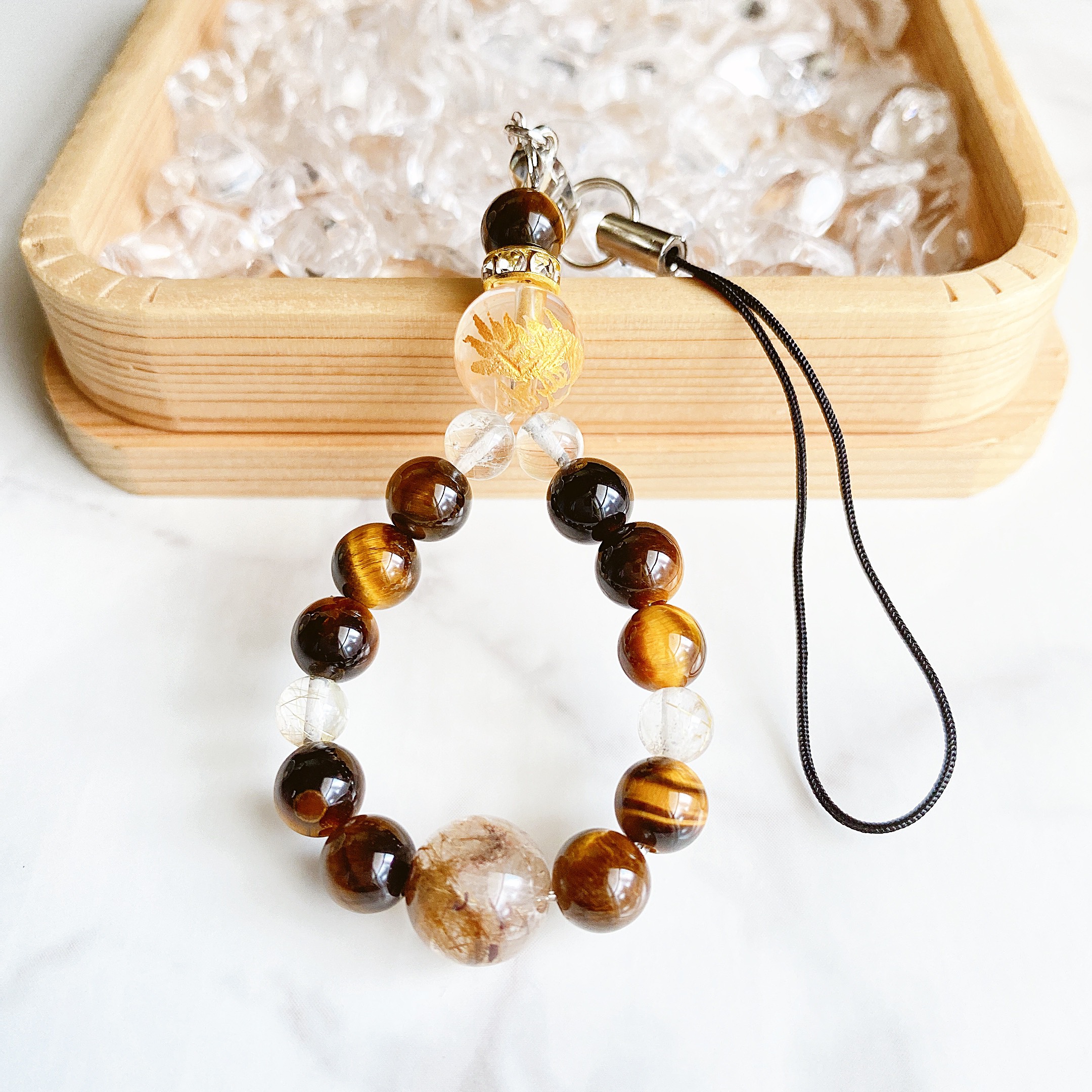 ✦金龍 新たな道を切り拓く 天然石ストラップ｜金龍彫り水晶・ルチルクォーツ・タイガーアイ No341S