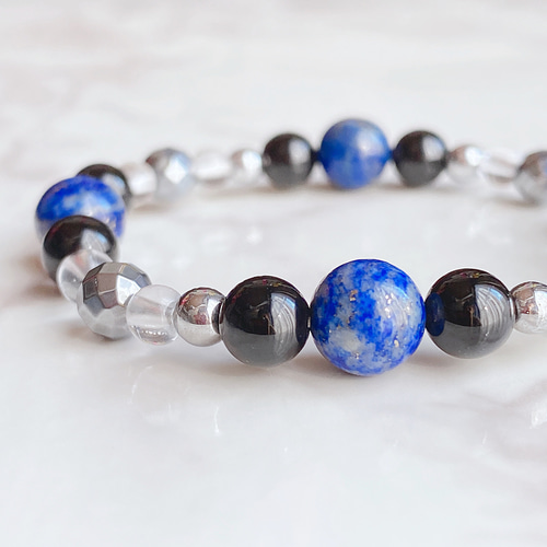 静かな強さで日々を整える 天然石ブレスレット｜ラピスラズリ