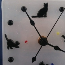 T様オーダー イタズラ黒猫時計(ガラス製) 4枚目の画像