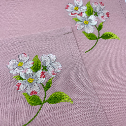 オーダー承ります】愛らしいすずらん刺繍テーブルクロス お色9 オーダー承ります】愛らしいすずらん刺繍テーブルクロス お色9