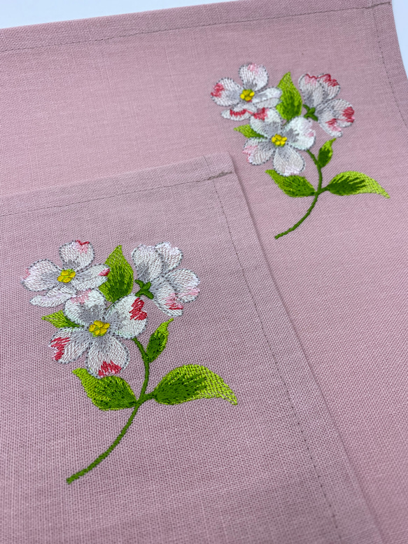 テーブルクロス　ランチョンマット　 ティーマット　ハンドメイド　花刺繍　クロス 花水木 刺繍 ティーマットランチョンマット 2枚セット その他